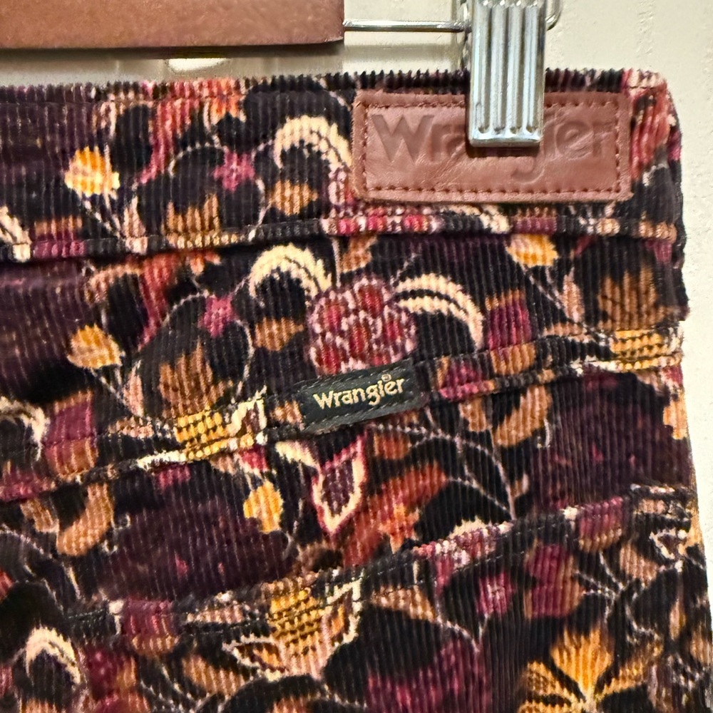 Wrangler Women Corduroy High Rise Fierce Flare Jeans NWT Floral - Picture 4 of 5
